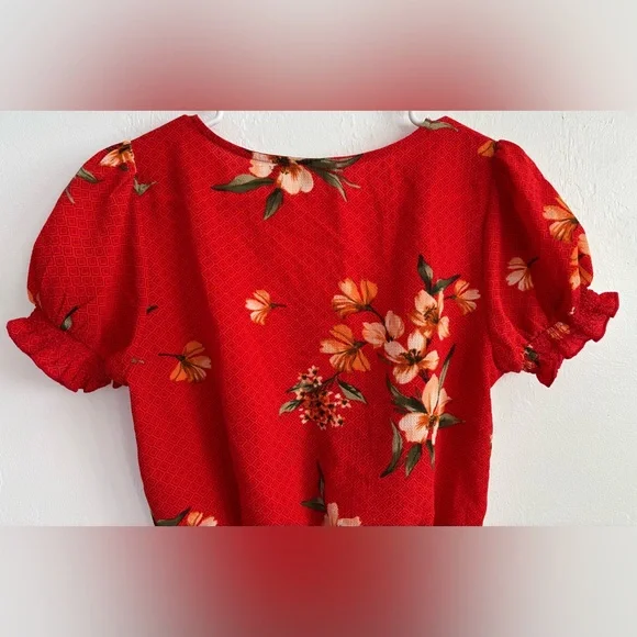 One Clothing Junior’s Blouse Red Floral Snap Closure Size Smalll - Picture 8 of 10